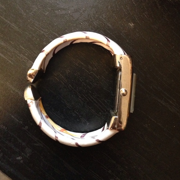 Rectangle Watch - Picture 3 of 4